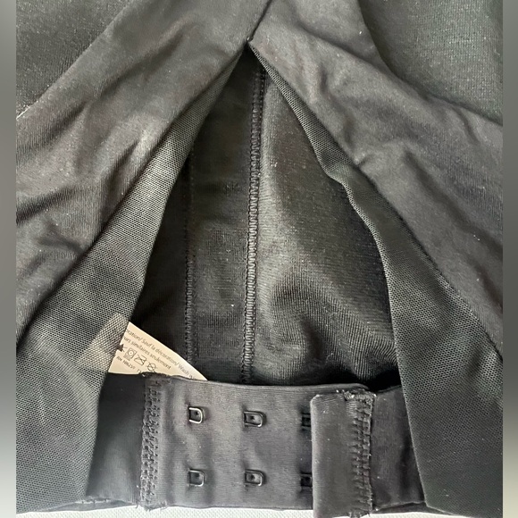 Lululemon | Ultralu Square-Neck Workout Bra Medium Support | Size 2 - Picture 7 of 12